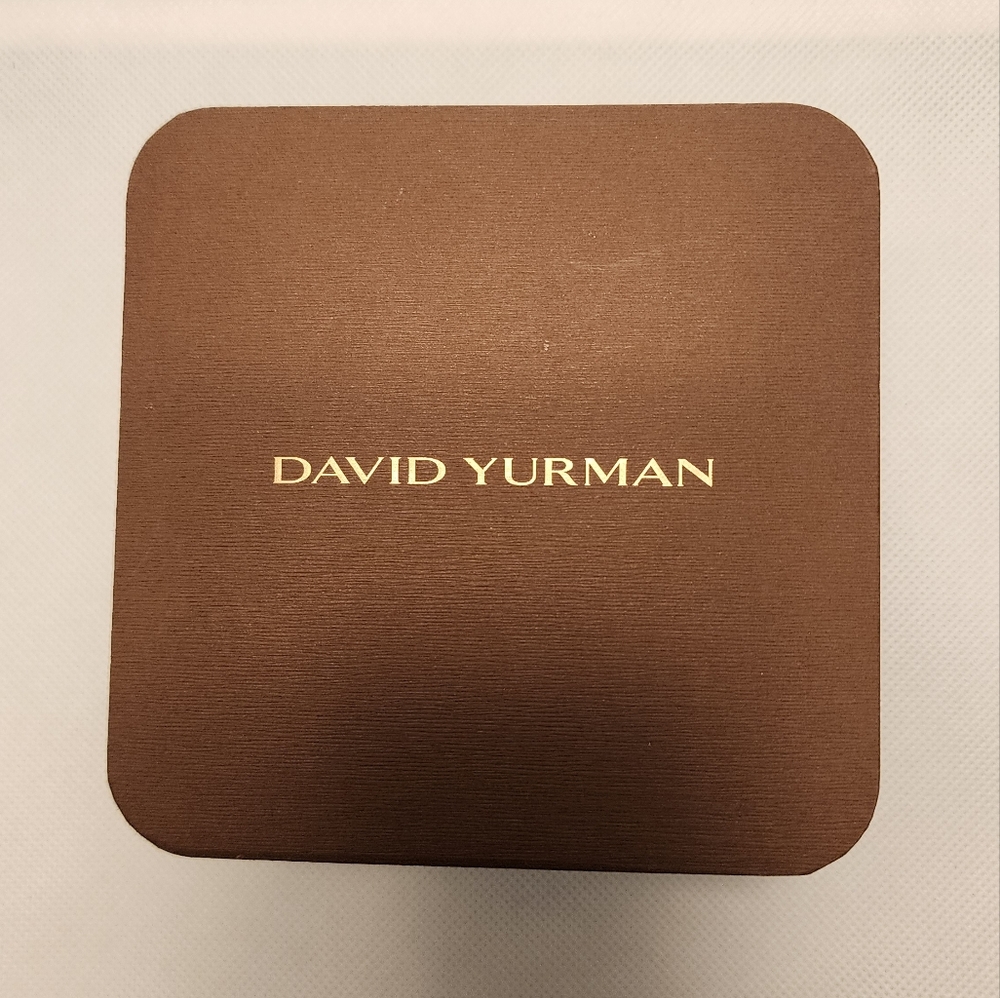 DY David Yurman Jewelry Display Box Gift Box Case Size 4.5x4.5x2.⭐️